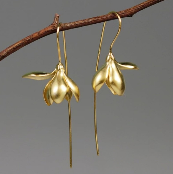 Little Flower Blossom Earrings 3D Gold Flowers Modern Botanical Nature New - Picture 1 of 5